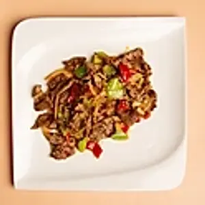 G12. Gebratenes Rindfleisch mit Kreuzkümmel./Stir fried beef with cumin./孜然牛肉