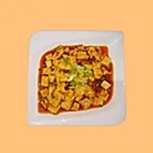 G15. Ma-Po Tofu: Tofu gekocht in Soja-Chilisoße nach Szenchuan-Art./Tofu cooked in Soja-Chili sauce./麻婆豆腐