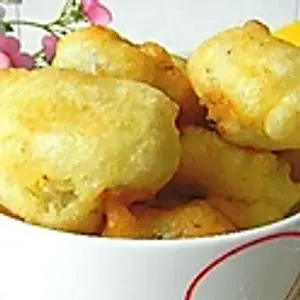 F4. Frittierte Bananen mit Honig./ fried Banana with honey./香蕉蜂蜜