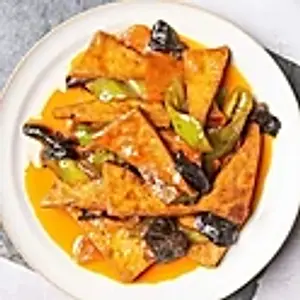 G18. Gebratene Tofu mit Fischgeschmack Soße / Fried Tofu with fish flavor / 鱼香豆腐