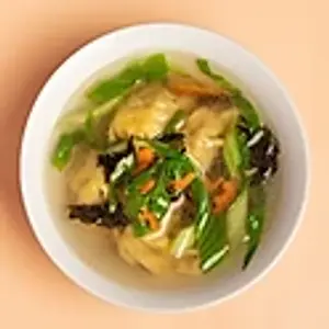 B2. Wantan-Suppe mit Schweinefleischfüllung/Pork won ton soup /云吞汤