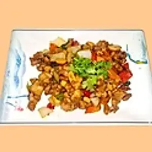 G2. Gewürfeltes Hühnerfleisch mit getrocknetem roten Chili nach Sichuan-Art /Diced Chicken with Chili Peppers/ 辣子鸡