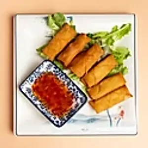 E6. Vegetarische Frühlingsrolle./ Vegetable rolls 素春卷