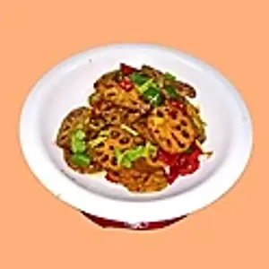 X13. Gebratene Lotuswurzelscheiben mit Gemüse nach Szenchuan Art serviert in eine Pfanne/Fried lotus root slices with vegetables in a sichuan style served in a pot/干锅藕片