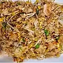 R2. Gebratener Eierreis mit Garnelen und Gemüse./Egg fried rice with prawns and vegetables./虾仁炒饭 image