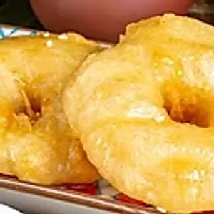 F5. Frittierte Ananas mit Honig Fried pineapple with honey 炸菠萝