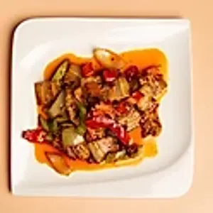 G6. Doppelt geschmortes Schweinfleisch mit Chili./Double cooked pork slices with chili./回锅肉