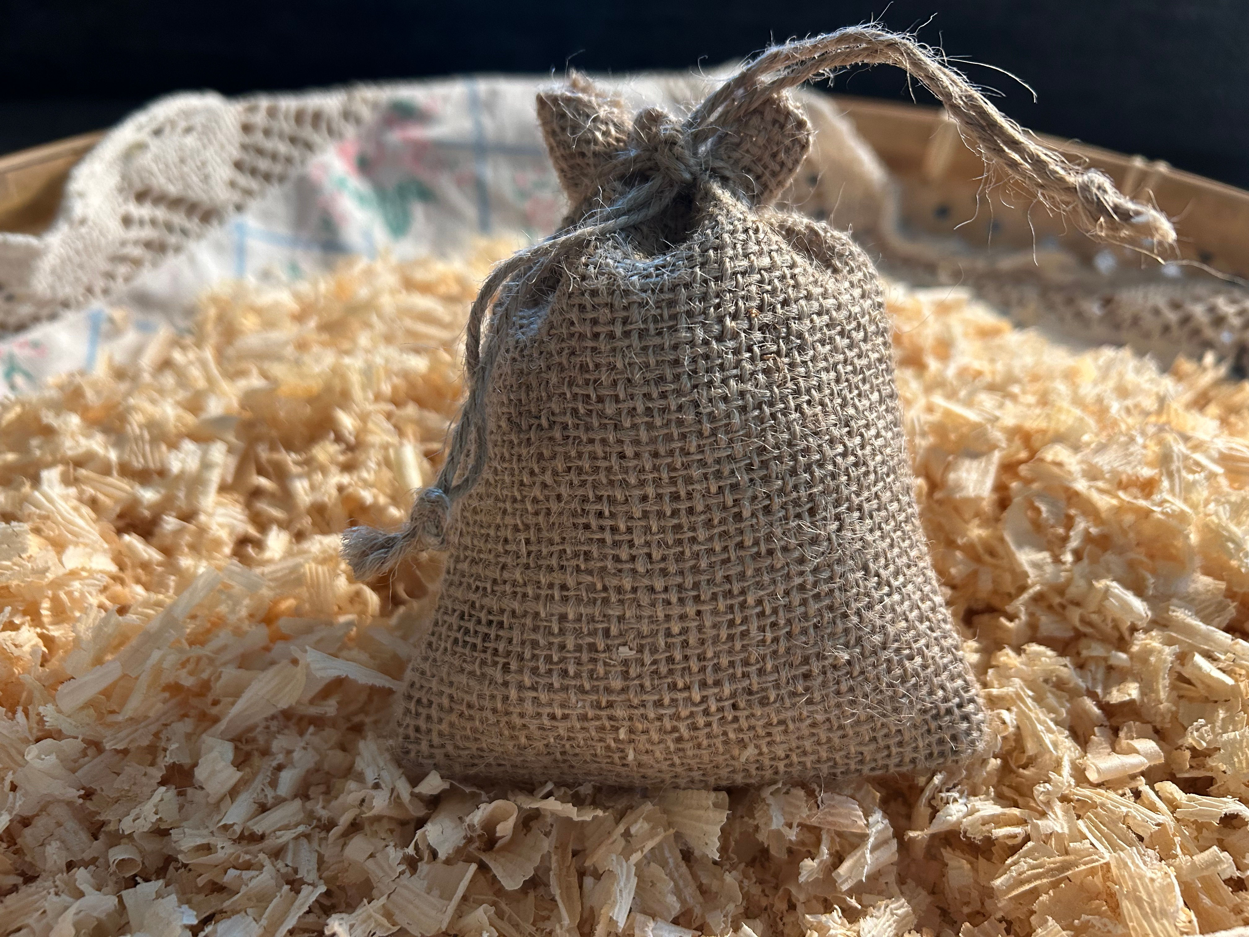 Anti-Motten - Arvenspäne im Jutebeutel