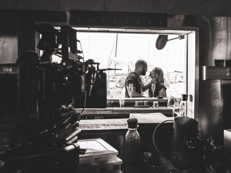 LES COULISSES                                   D’UN SI GRAND SOLEIL  