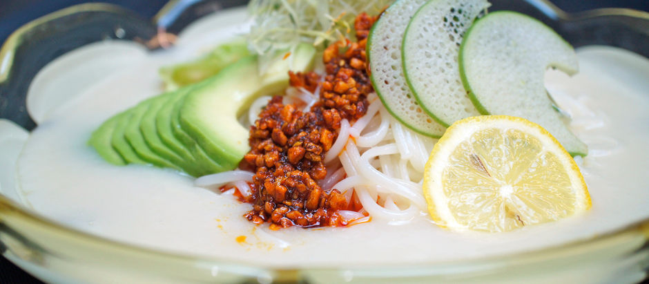 「ヨーグルト冷やしうどん」