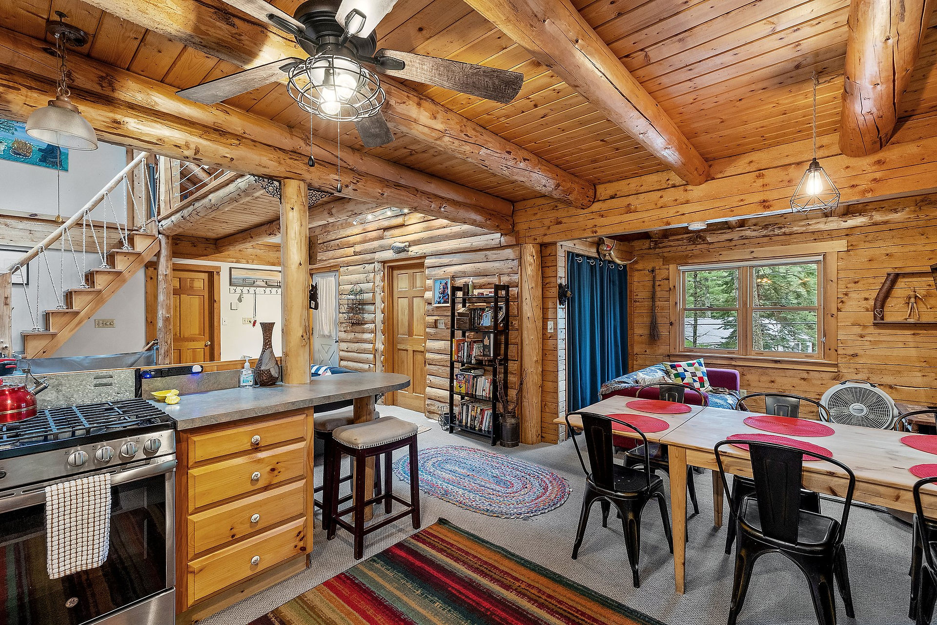 log cabin on belleau lake