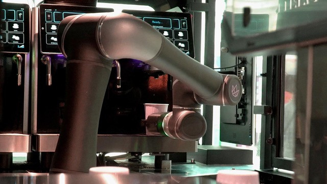 ELLA, Robot Barista that will be deployed at 30 MRT stations by the end of 2022!