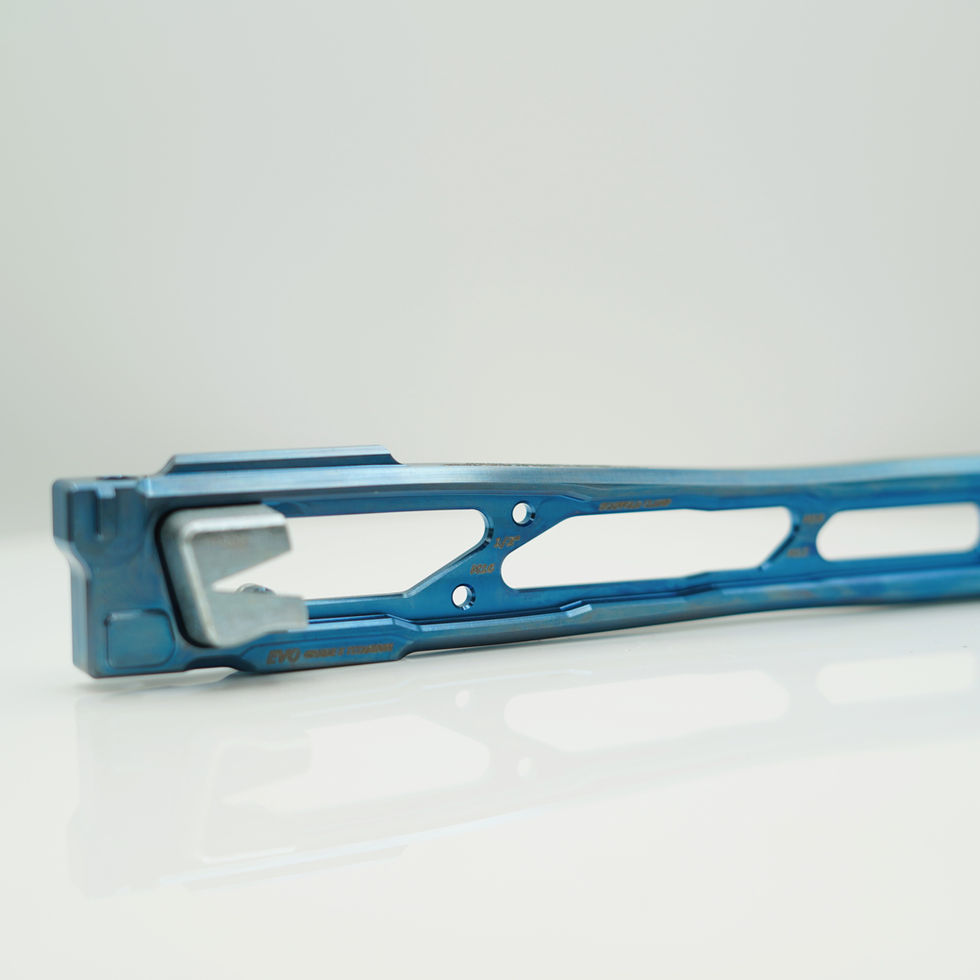 Nighthawk titanium hammer side nail puller detail