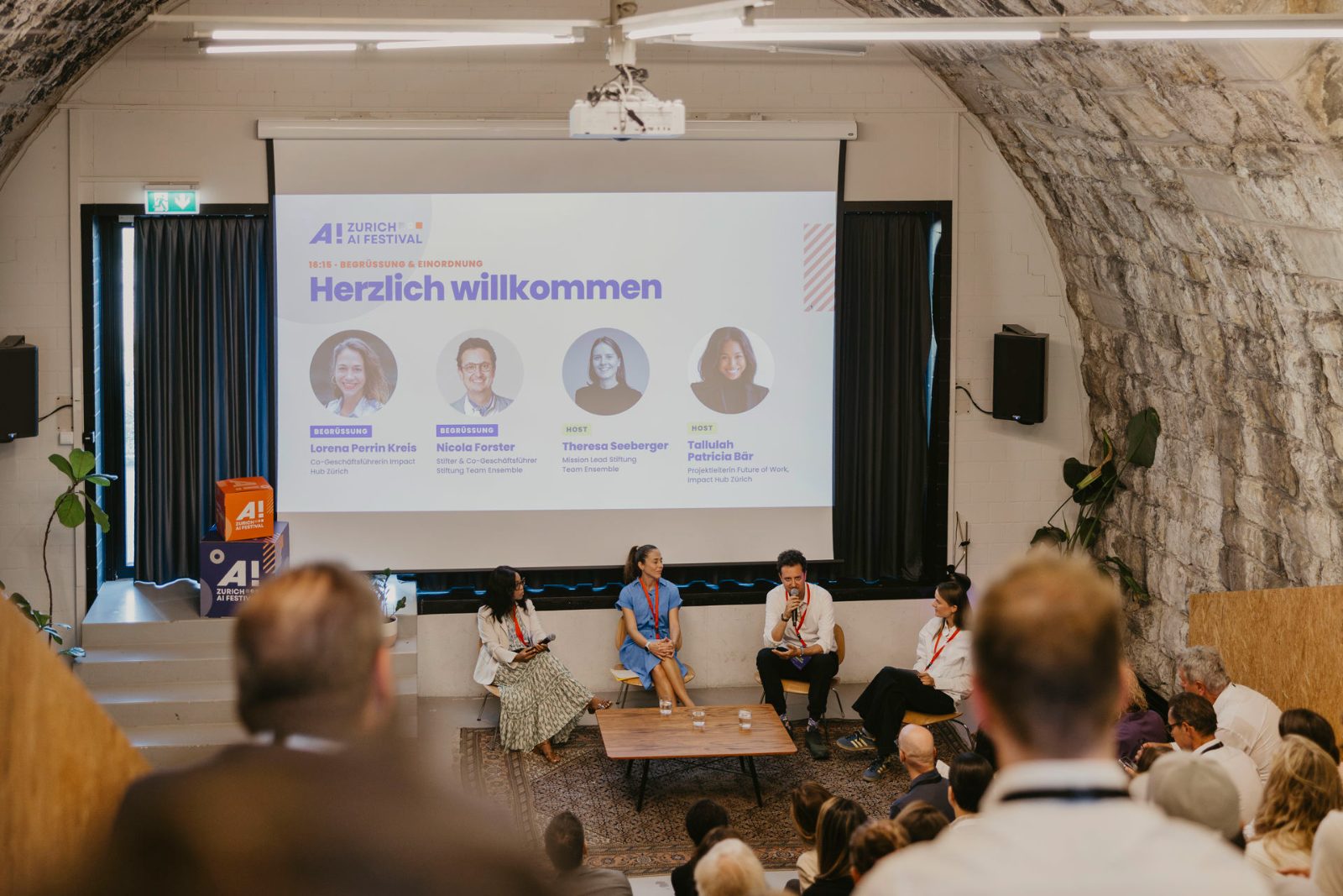 Blick in den Saal während der Begrüssung am Future of Work IMPULS