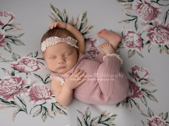 Eugene, Oregon Newborn Photographer: Welcome Romi!