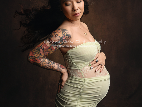 Eugene Oregon Maternity Photographer: Jessica's Studio Session