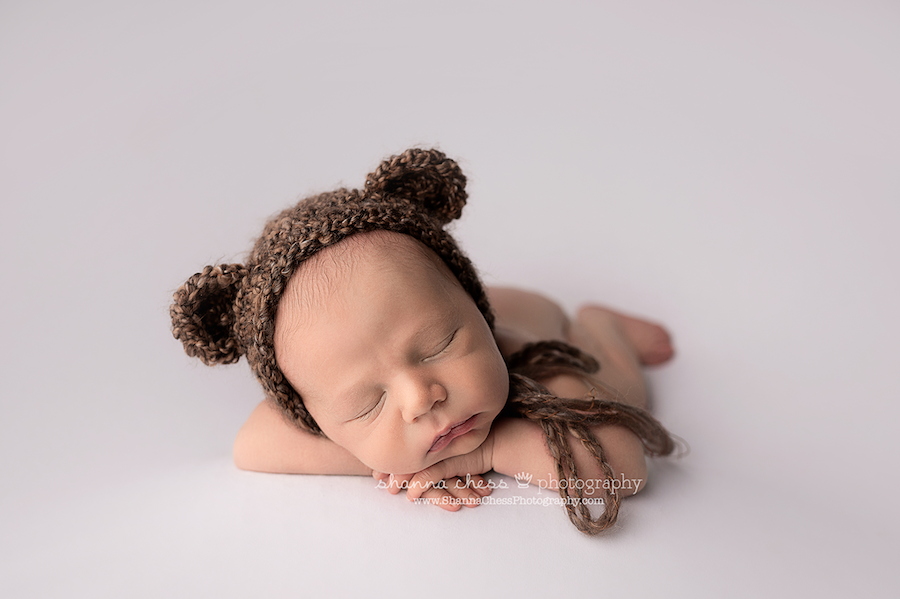 baby boy in bear hat by Eugene Oregon newborn photographer