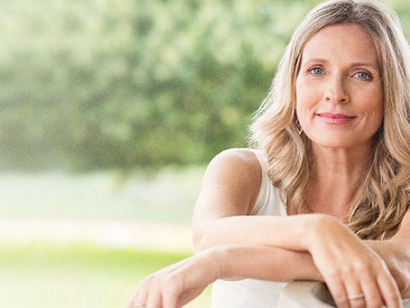 Menopausa: Pele da mulher após os 50 anos - saiba como cuidar e amenizar os sinais do tempo