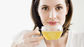Menopausa: Chás para aliviar a cólica menstrual e os sintomas da menopausa