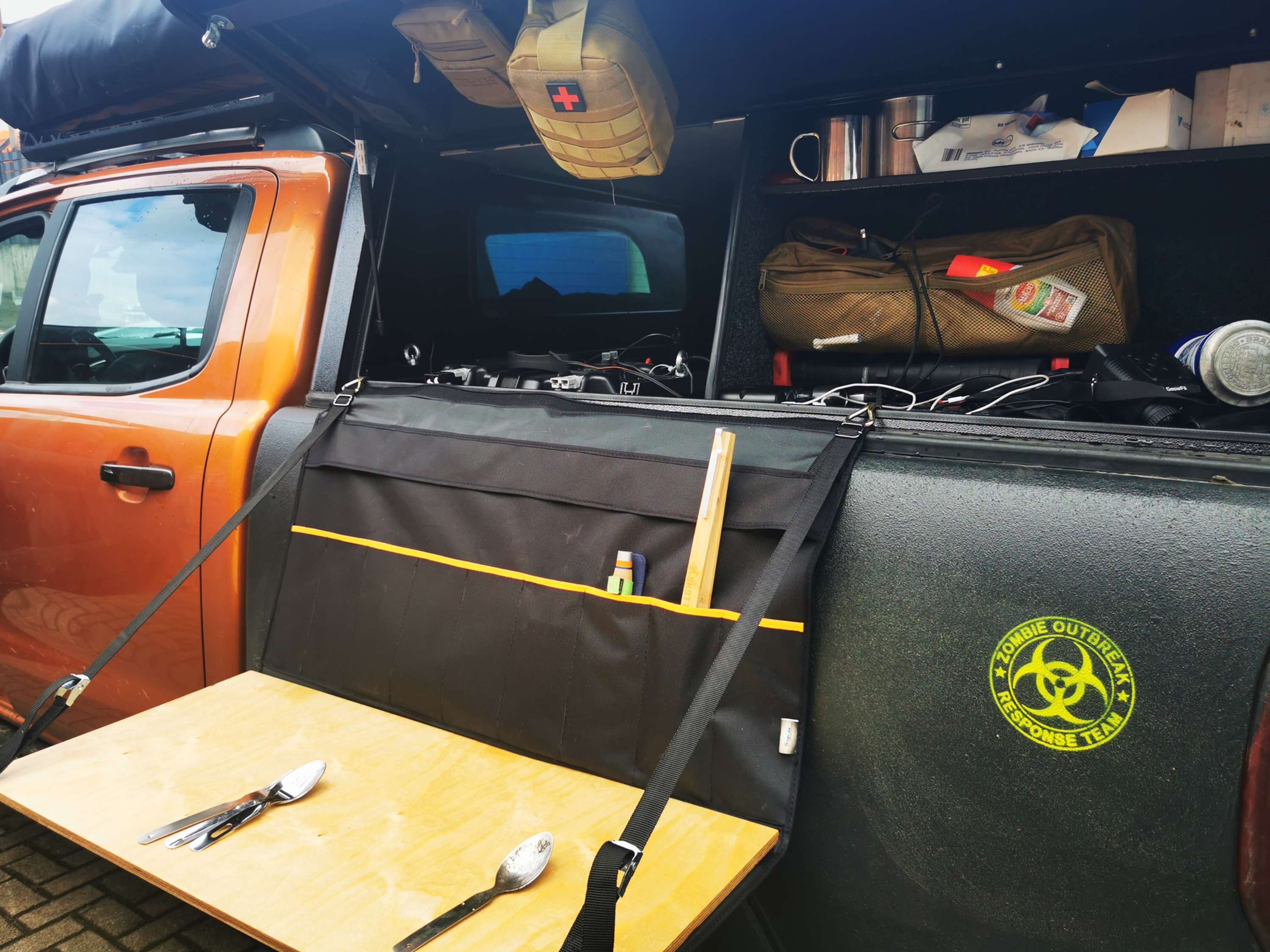 Hardtop-Stehtisch/ Kaffeebar für Alucab, Bushtech, RSI Hardtops o mountaintop