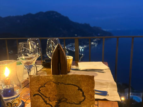 Una sera d’estate – Cena di famiglia con vista mozzafiato da “Salvatore Ravello”