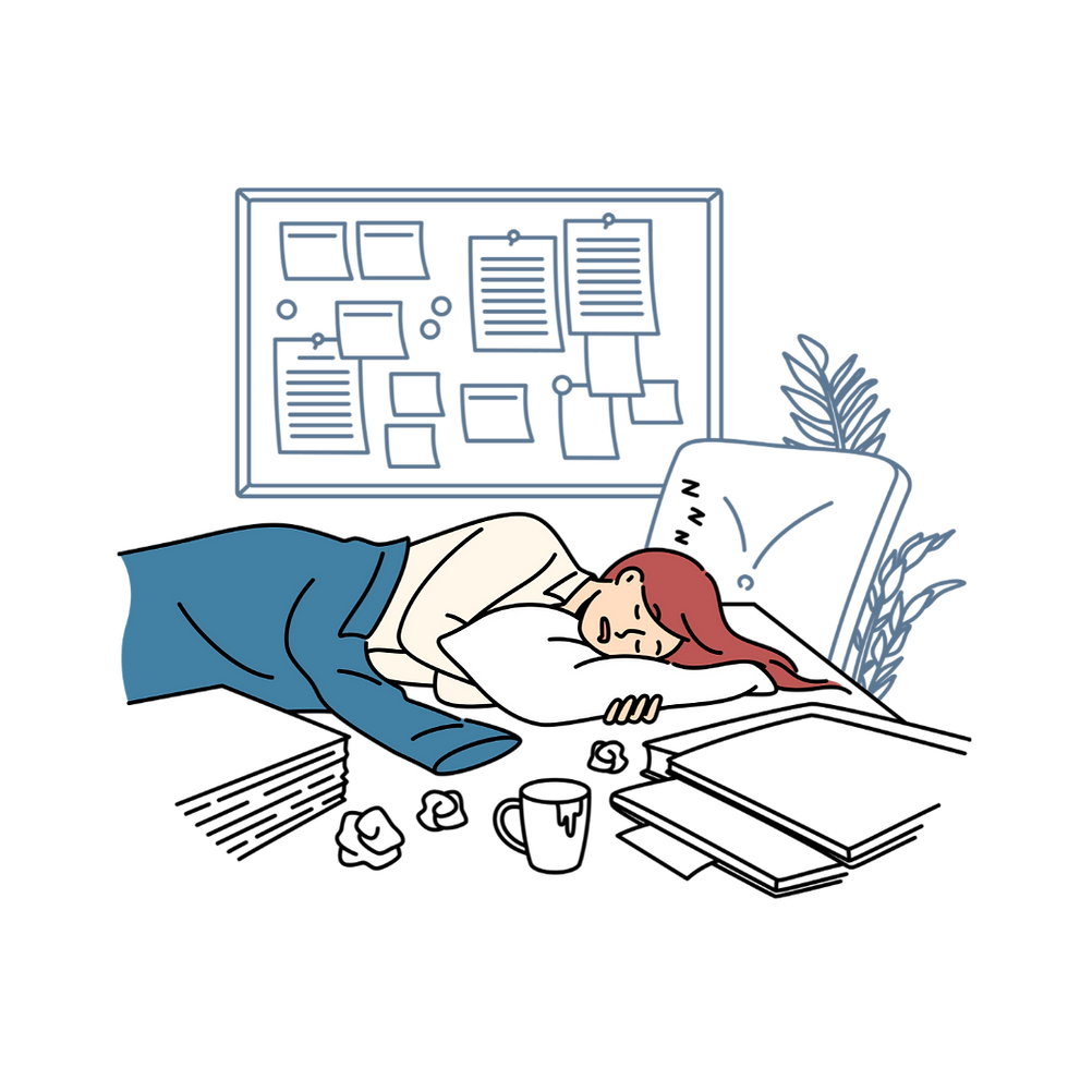 uma mulher dormindo em uma cama cheia de livros, papeis e um computador. no fundo, um painel com vários papeis.