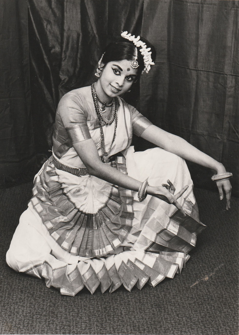 4 Tara Rajkumar in Mohiniattam.jpg