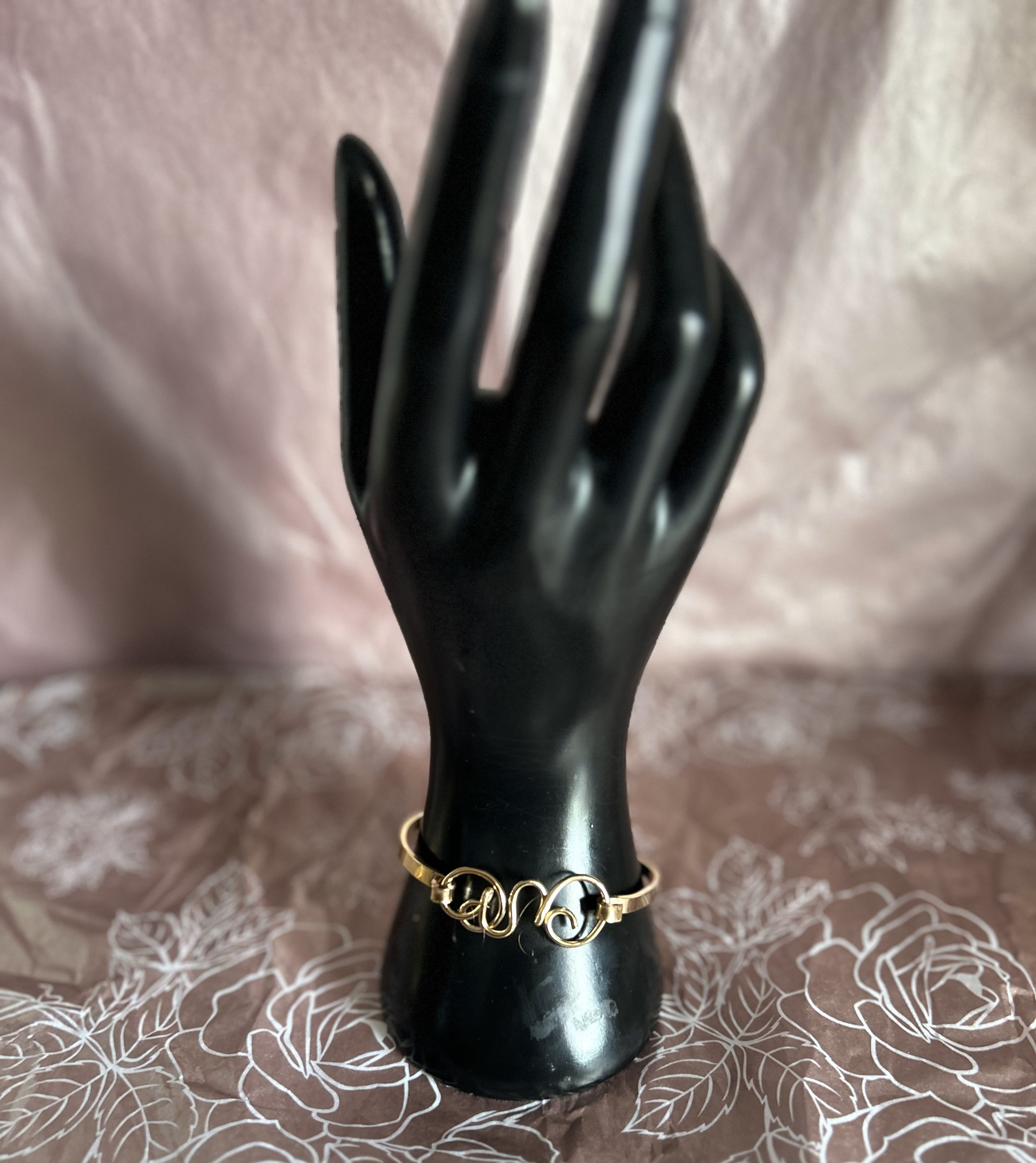 LCDVI LOOD-D-LOOP BANGLE (2518)