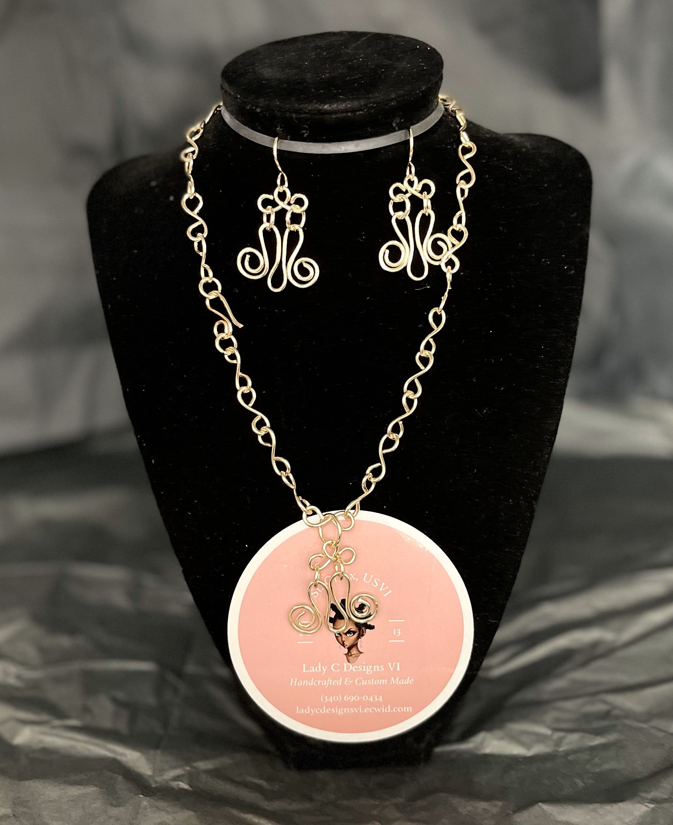 Put A Crown on It Necklace Set (2429)