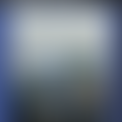 Vik - autobus i bus zepchnięte z drogi przez wiatr. 