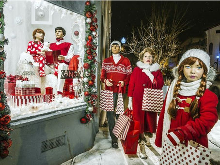 Mood of the day : Suzanne Heintz, Window Shopping, 2014