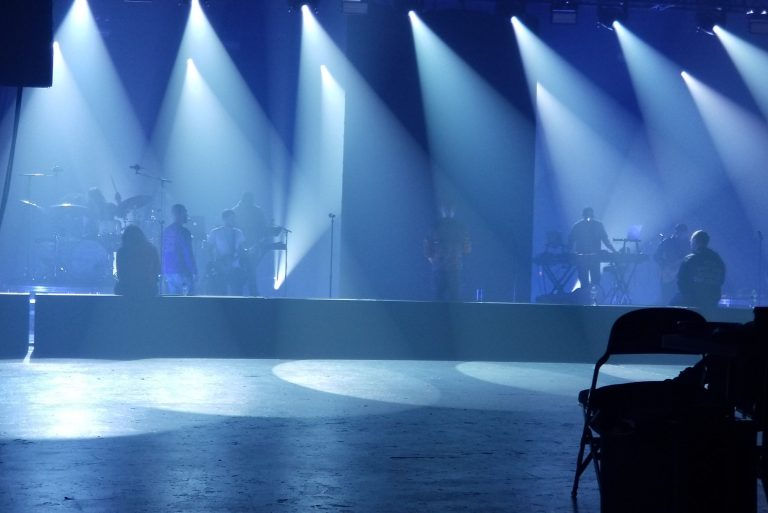 lighting-services-scaled-pf6w0cy3evjxworcfrylfnyhnrkxob2ui680x4o4cq.jpg