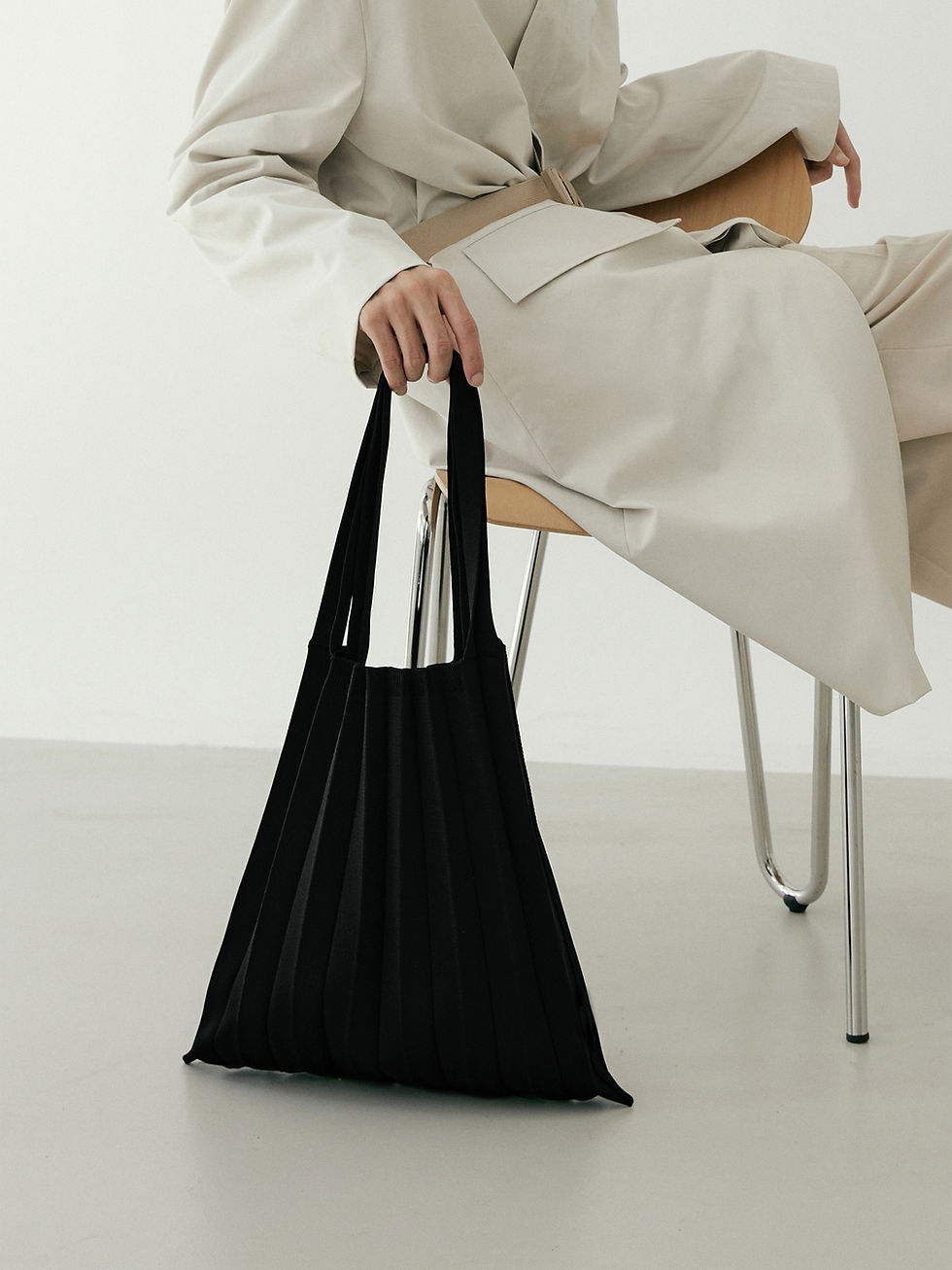 Thumbnail: Pleatsmama Shoulder Bag Solid Black