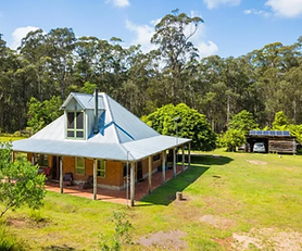 2 bedroom Mudbrick home on 44 hectares