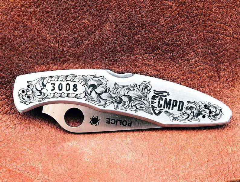 Miniatura: Spyderco Police Model folding knife, hand engraved, EDC