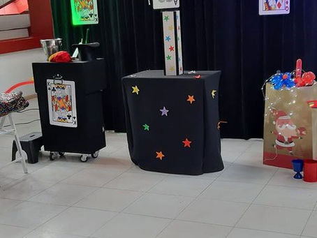 29/11/2022 - Spectacle et sculpture de ballons