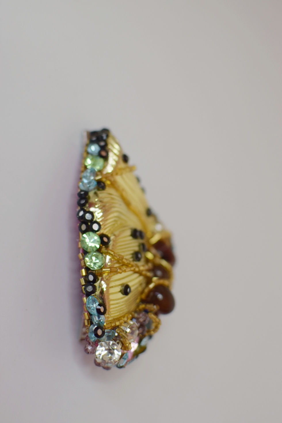 Thumbnail: Gold butterfly wing glam hairclip / brooch