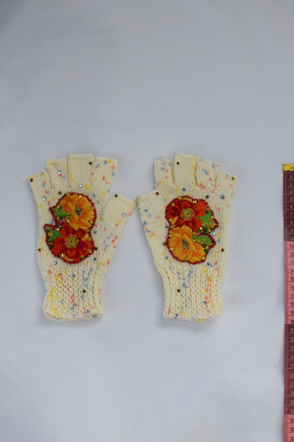 Thumbnail: White and embroidered flowers fingerless gloves 
