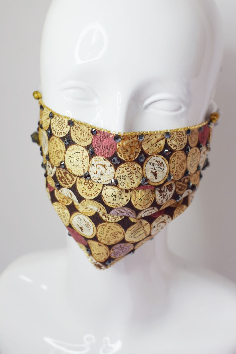 Thumbnail: Wine corks and Swarovski crystals glam facemask 