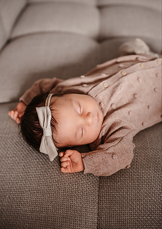 Újszülött fotózás Budapesten Pest megyében