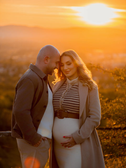 Kültéri kismama fotózás, Naplementés kismama fotózás, kismama fotózás Budapest, Pest megye