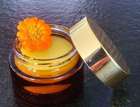 Naturkosmetik | Ringelblumensalbe | Wildkrautzauber | Renée Imesch | Merlischachen | nachhaltig | natürlich