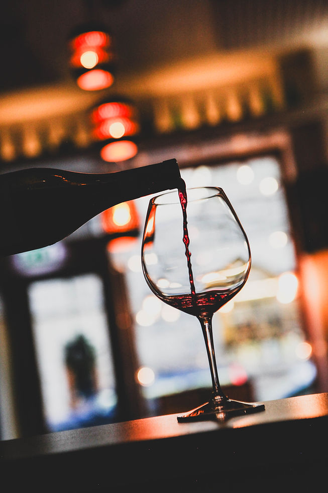 Kansikuva_Viinilasi_Wine_Glass_Grape_Wine_Bar.jpeg