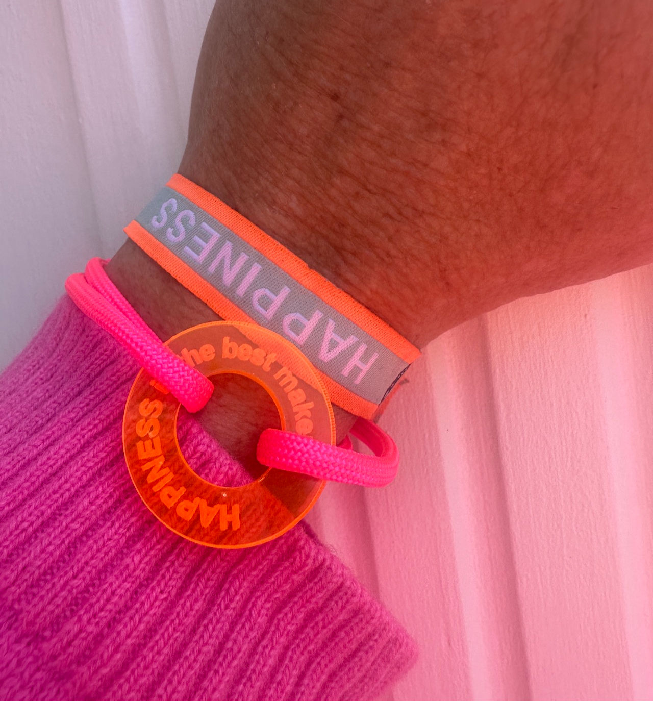 Neon oranger Coin  aus Acryl mit Gravur