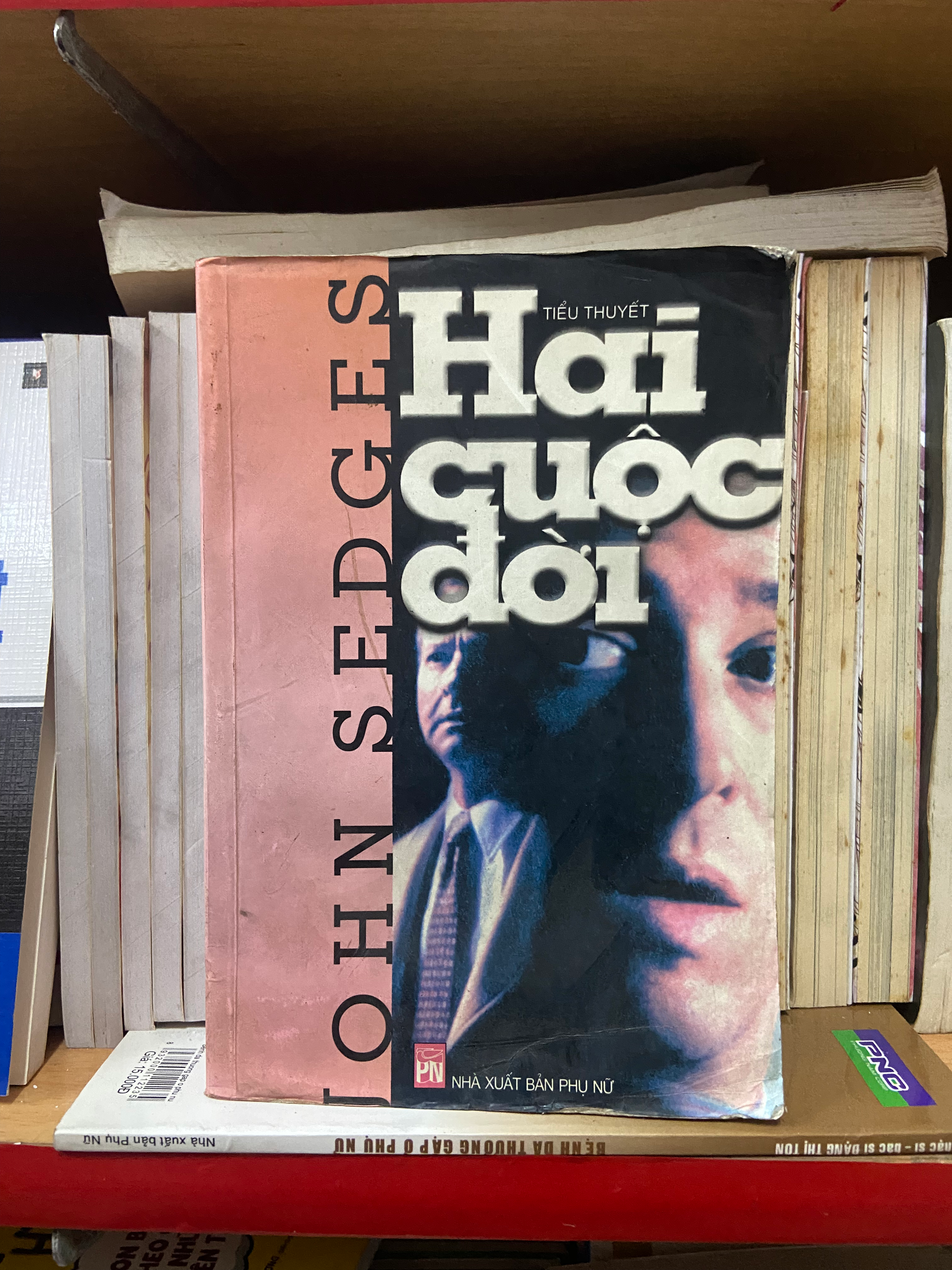 Hai cuộc đời - John Sedges