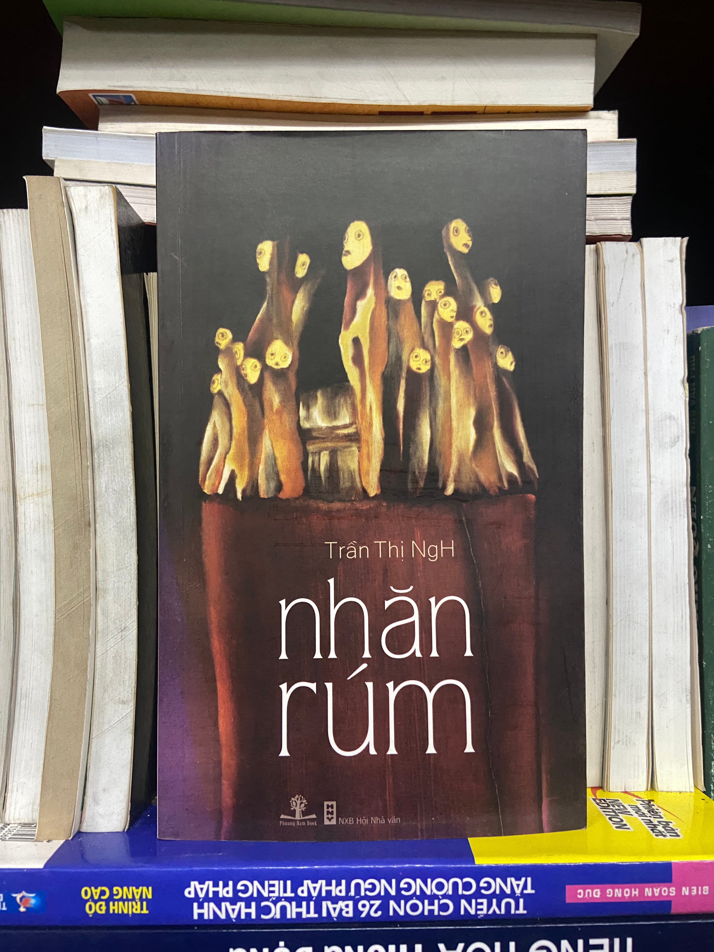 Nhăn rúm - Trần Thị NgH