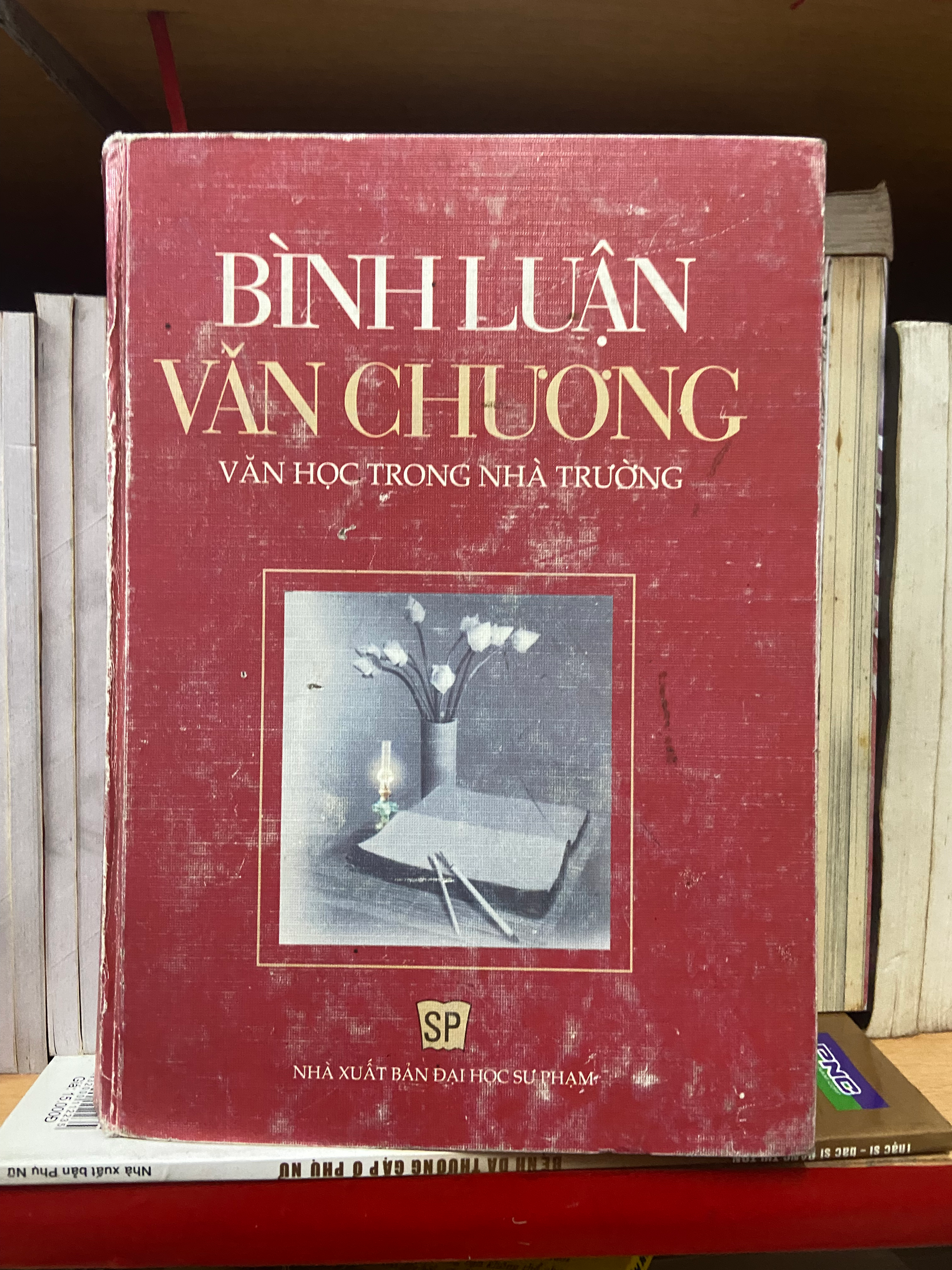 Bình luận Văn chương Văn học trong nhà trường