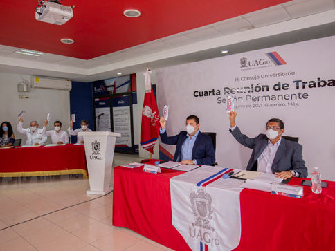 Rector de la UAGro tomó protesta a nuevo Consejo Universitario