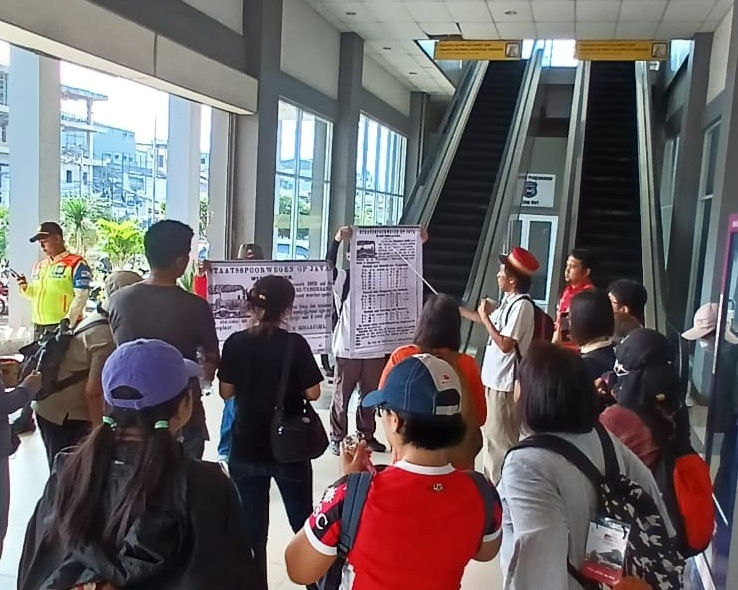 Penjelasan pembukaan perdana jalur Doeri – Rangkasbetoeng 125 tahun silam.