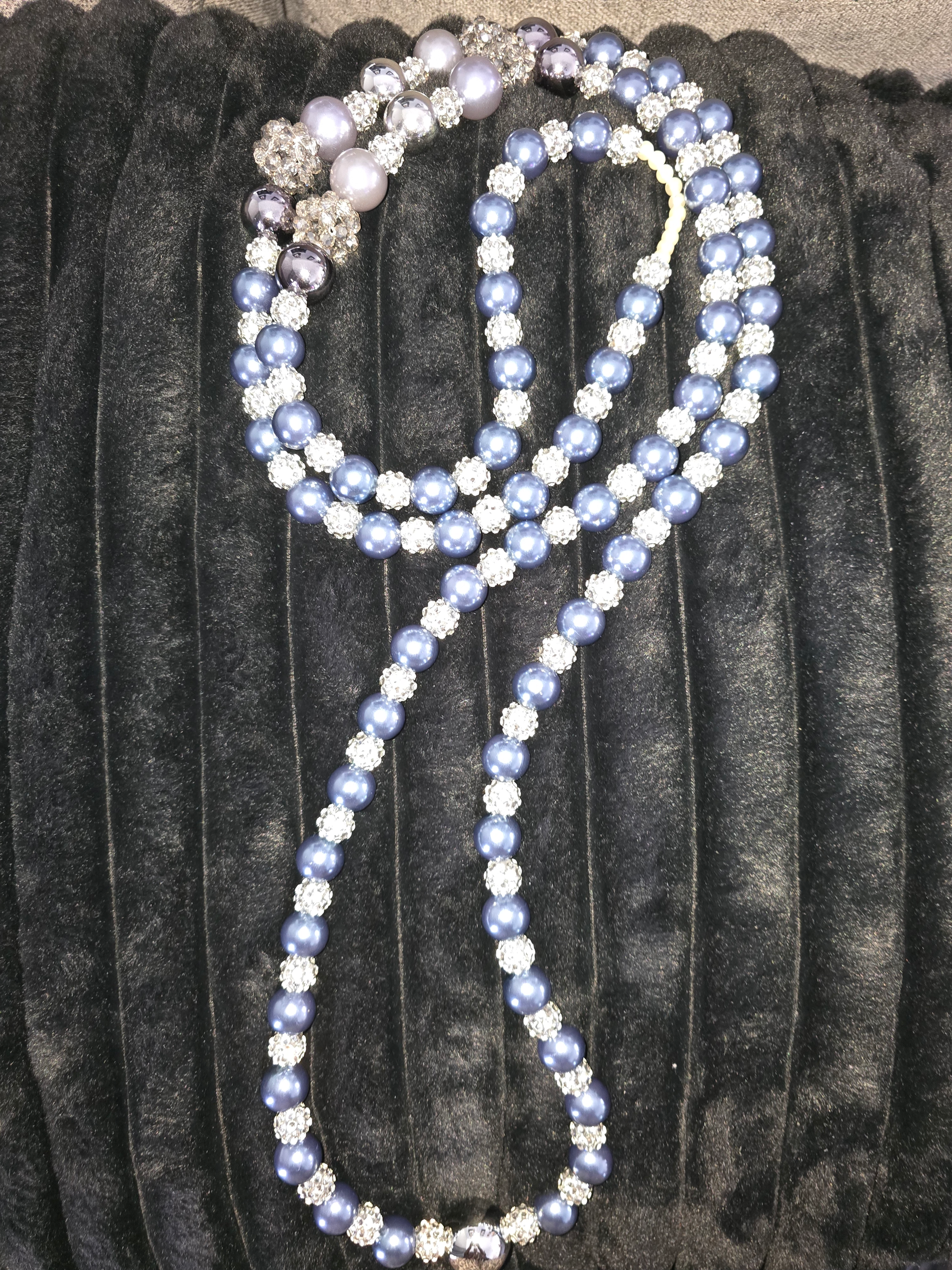 20251216-04 NECKLACE SLATE BLUE AND SILVER 